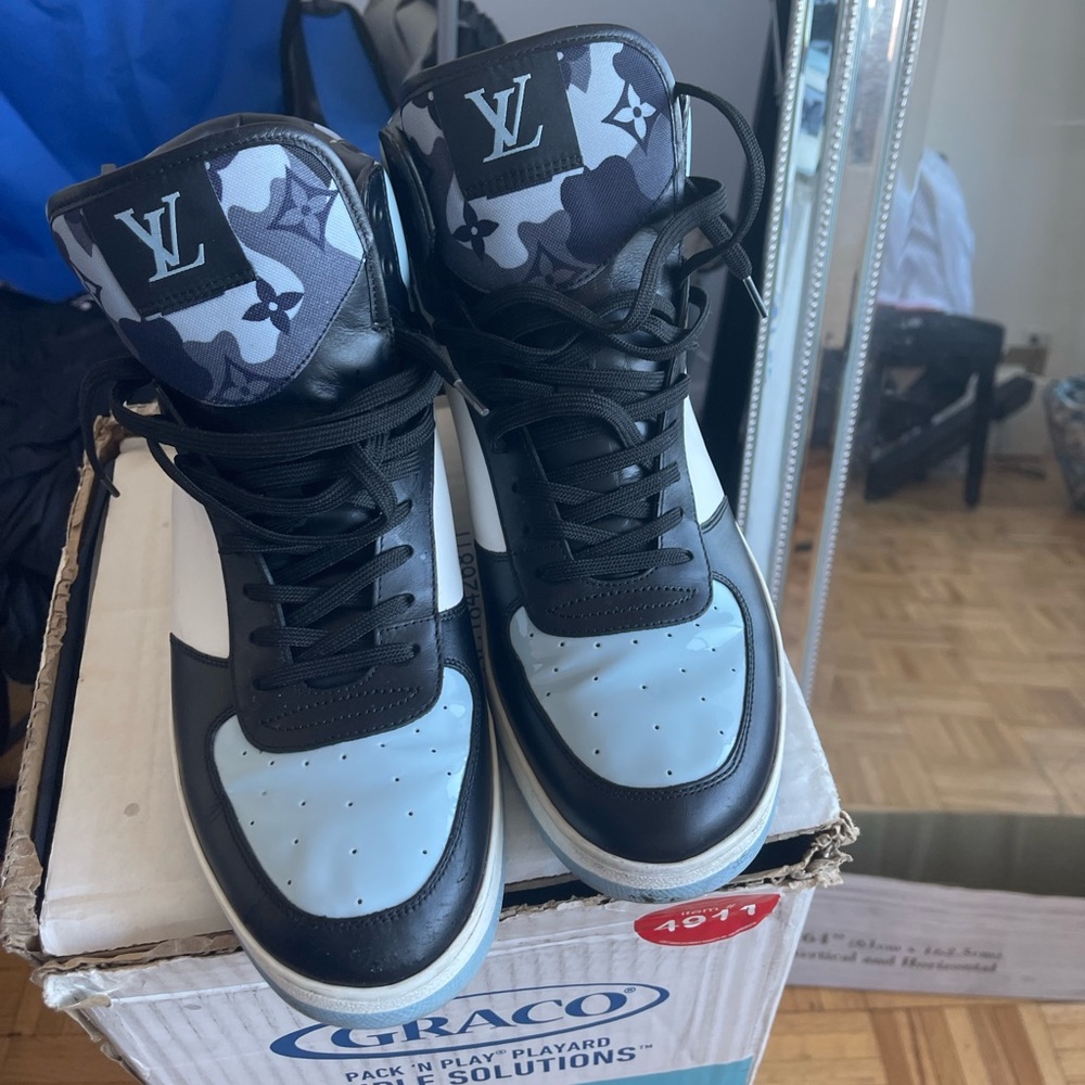 Louis Vuitton Rivoli Sneaker